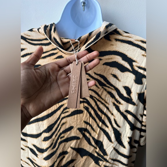 SKIMS Bronze Tiger Print Short Sleeve Pajama Set, Size XL (NWT) - Picture 7 of 9